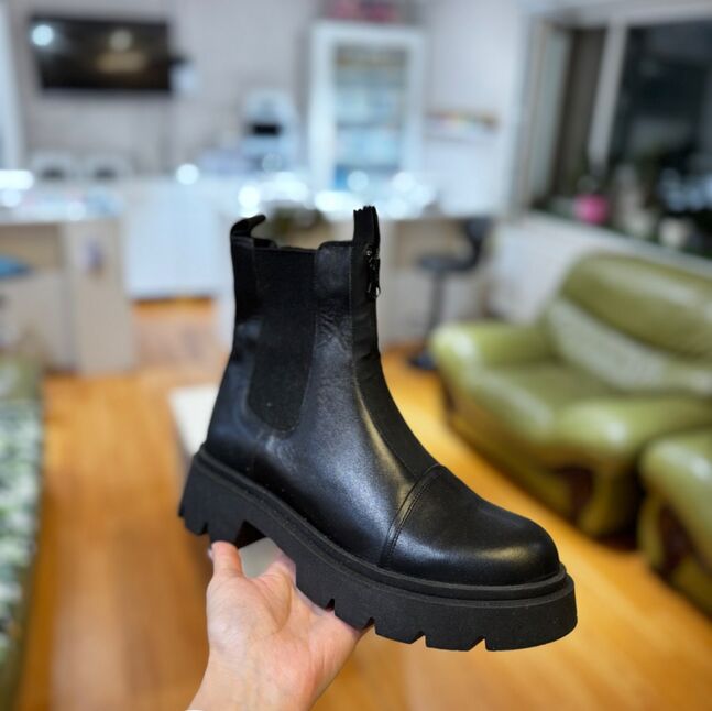 Үхрийн арьсан гутал