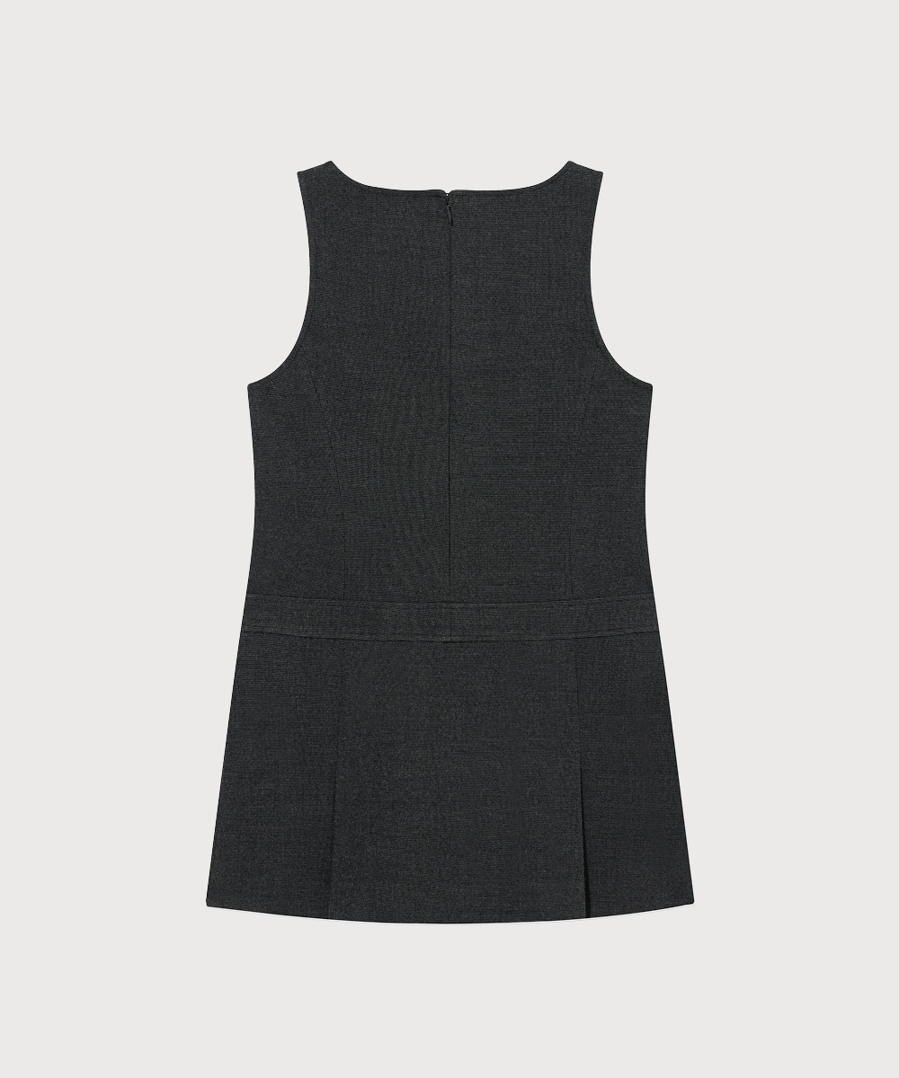 Woman Pleats Layered Dress