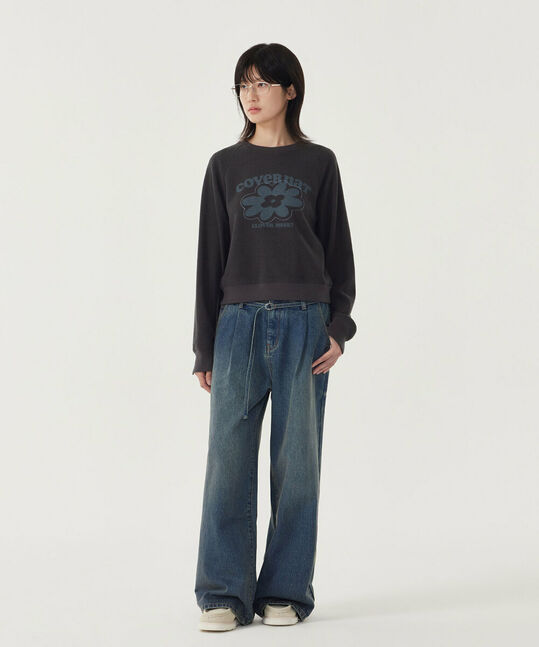 Woman Clover Graphic Sweatshirt