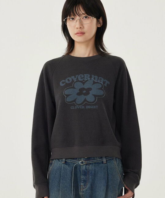 Woman Clover Graphic Sweatshirt