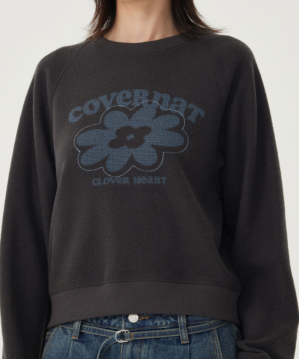 Woman Clover Graphic Sweatshirt