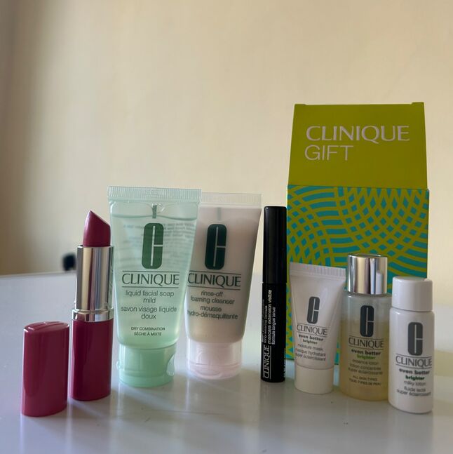 Clinique gift set 💕