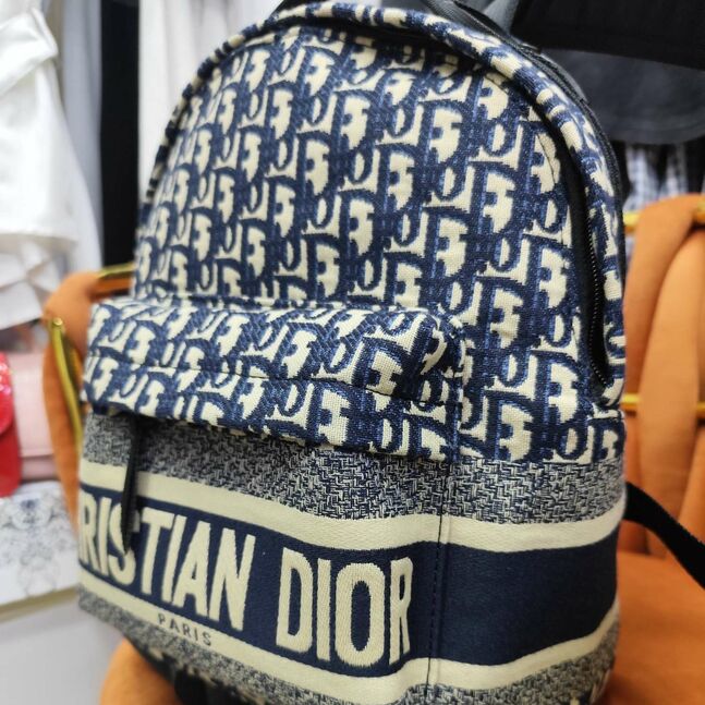Dior үүргэвч
