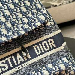 Dior үүргэвч