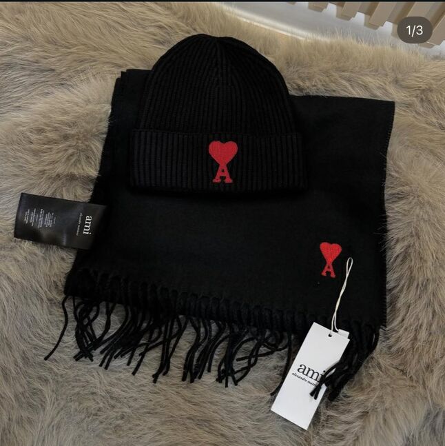 Ami beanie scarf