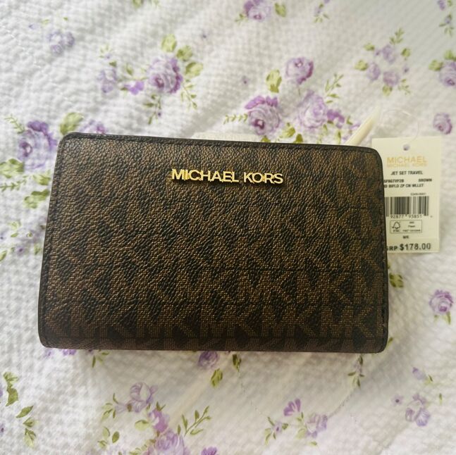 Michael kors wallet 