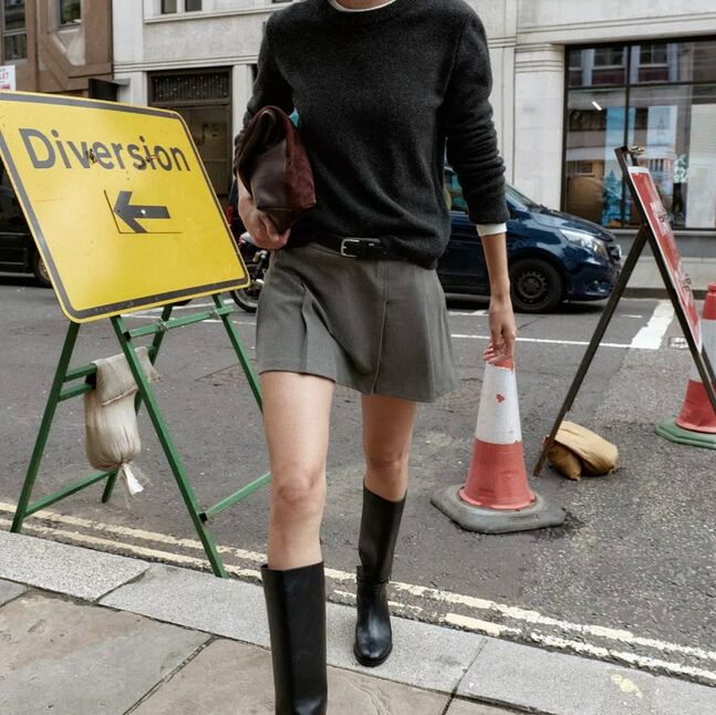 Skirt trousers with darted waist