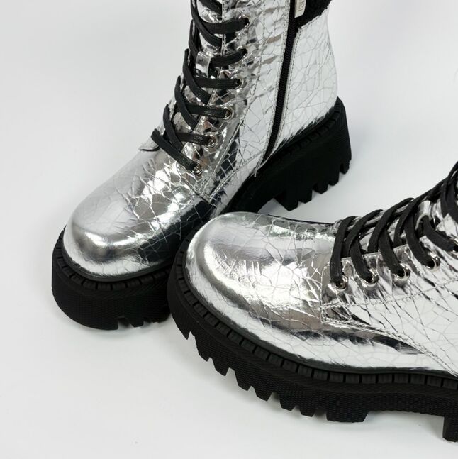 Эмэгтэй өвлийн богино