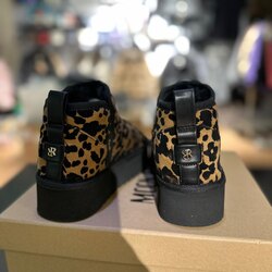 River island бойтгон гутал