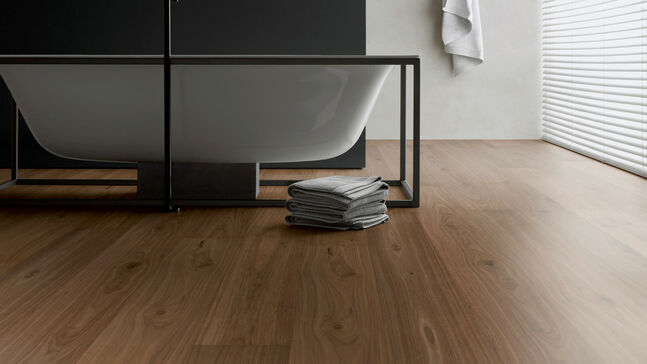 1101280304 Z24 Hywood Plank Walnut Prescott 2913 /2,197x205x11mm/ 2.252m2