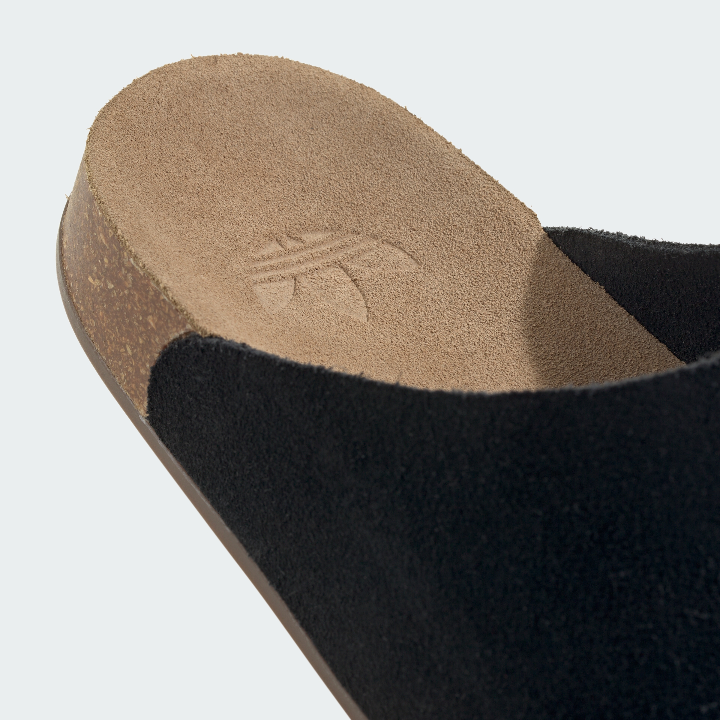 ADIMULE CBLACK/CBLACK/GUM5