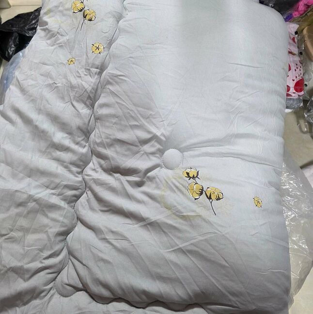 Шар буурцагтай хөнжил