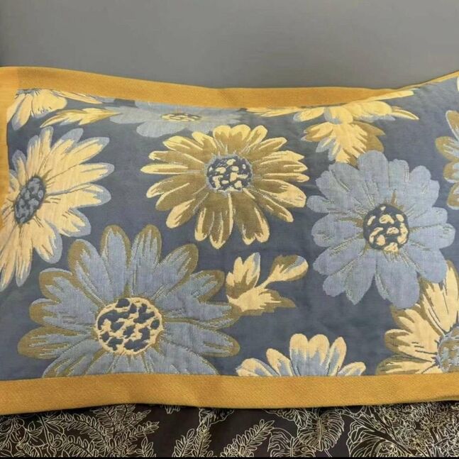 Алчуурч болно дэрний алчуур