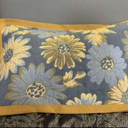 Алчуурч болно дэрний алчуур