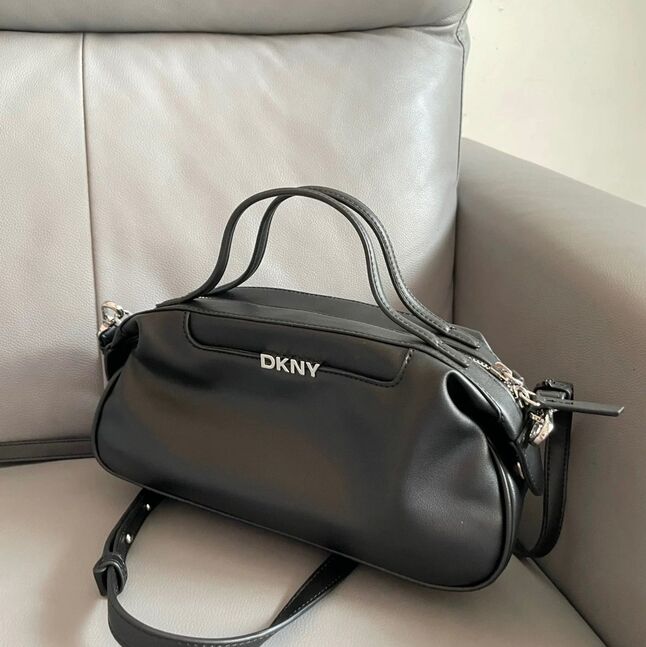 Dkny size medium цүнх