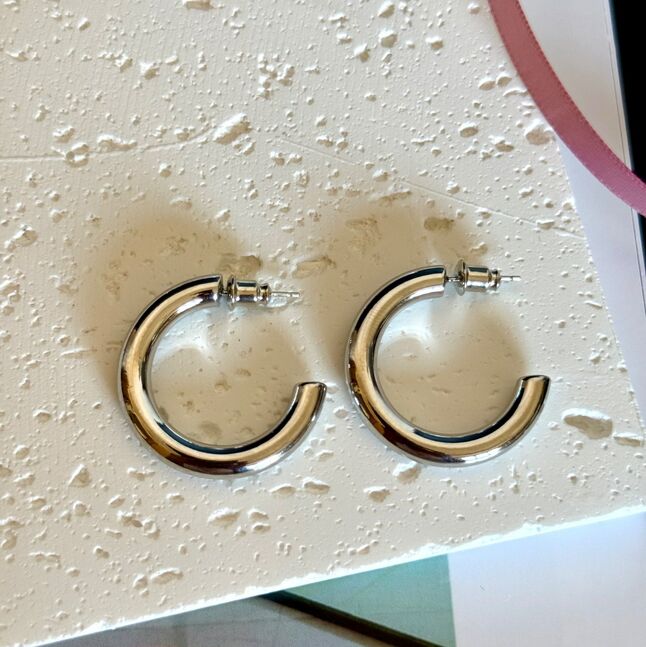 Гуулин цагариган ээмэг