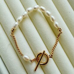 Сувдтай мөнгөн бугуйвч