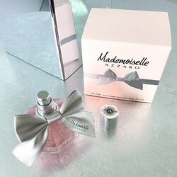 Mademoiselle azzaro