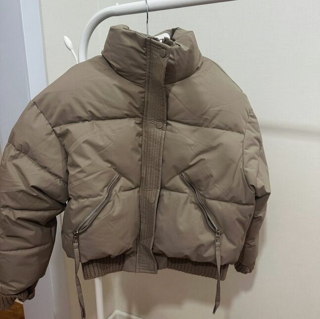 Загварлаг хөнгөн куртик