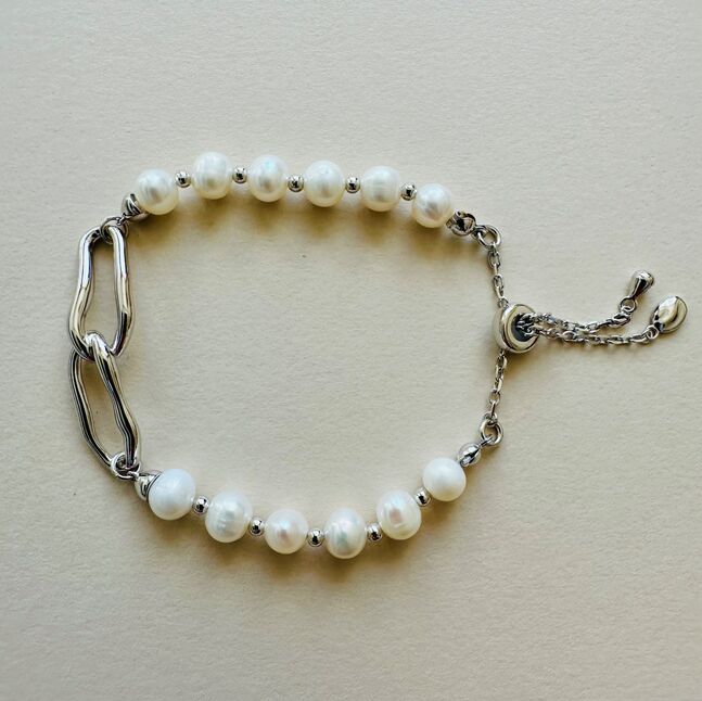 Сувдан бугуйвч мөнгөн оруулгатай