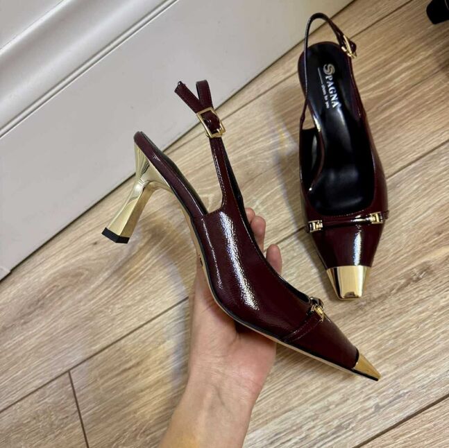 Хөлд эвтэйхэн өсгийт