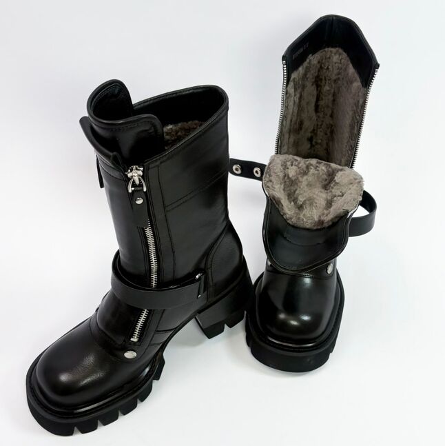 Цэвэр арьс эмэгтэй