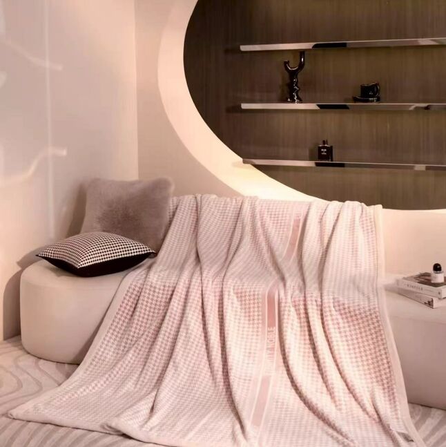 Зөөлөн үслэг хөнжил