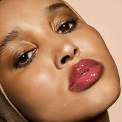 Gloss bomb heat hot cherry