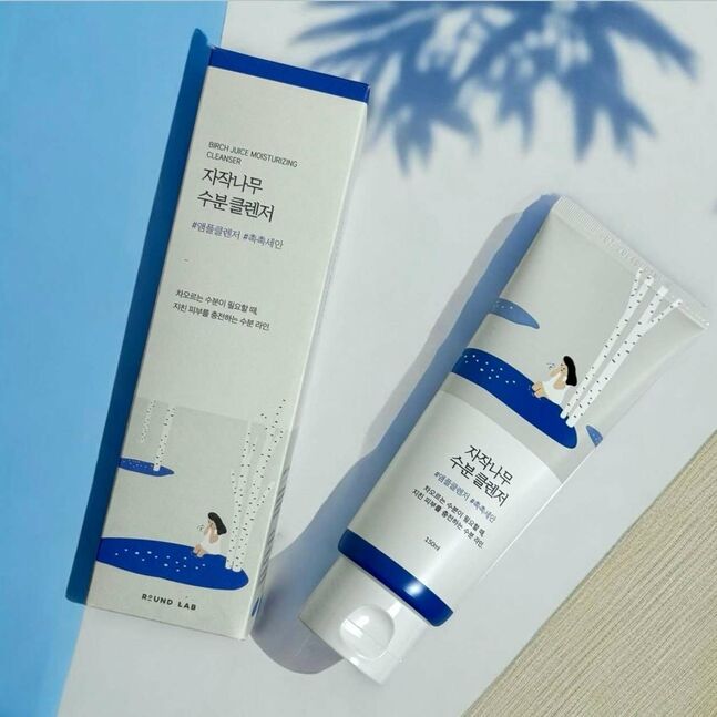 Round lab: moisturizing cleanser