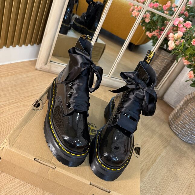 Dr martens molly