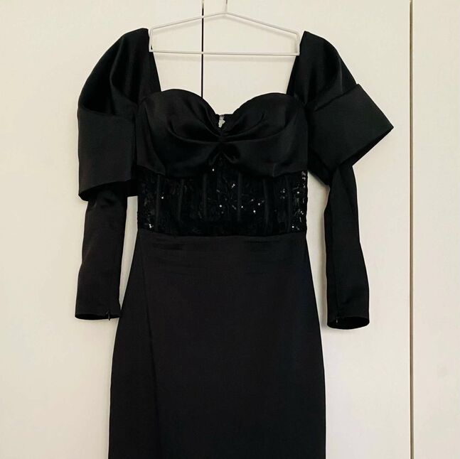 Гоёлын даашинз