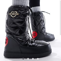 Moschino цасны гутал