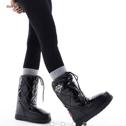 Moschino цасны гутал