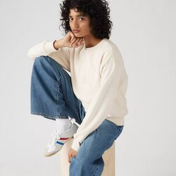 Levi’s crewneck sweatshirt
