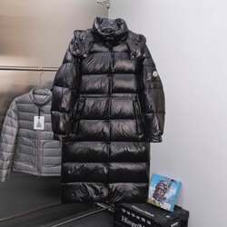 Эмэгтэй moncler