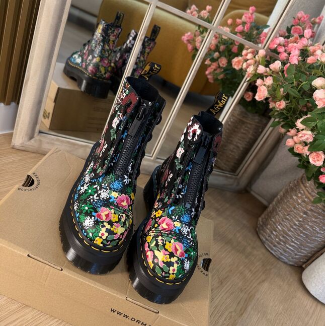 Dr martens sinclair flowers