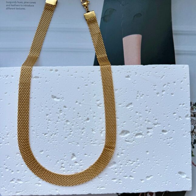 Титан ган чокер зүүлт