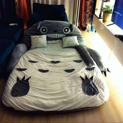 Яаанаа ийм хөөрхөн тоторо гудас
