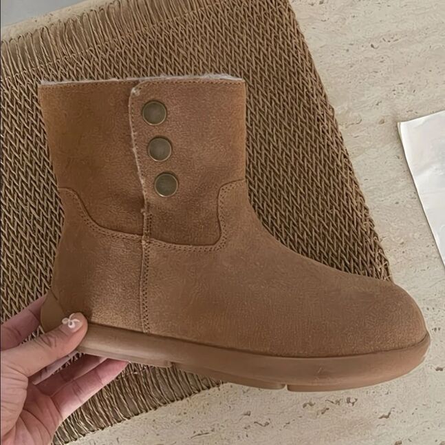 Ugg