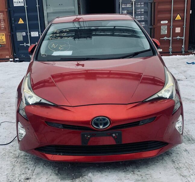 Toyota prius зарна