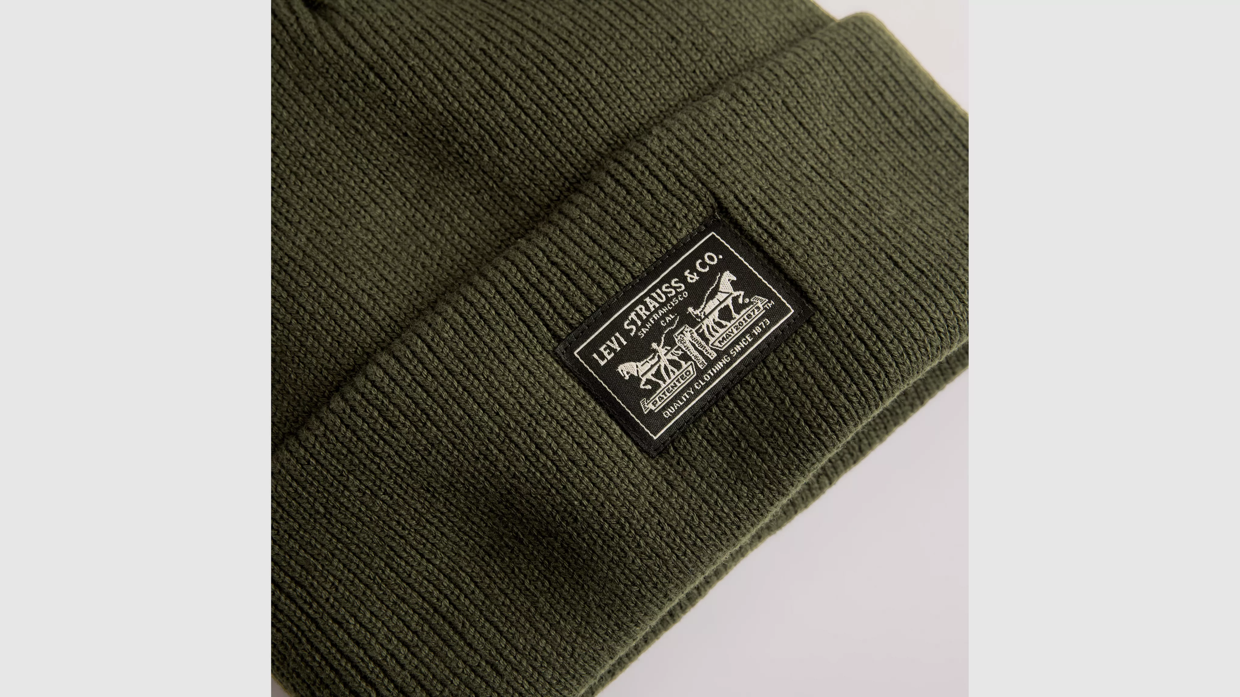 BACKPATCH BEANIE DUFFLE BAG
