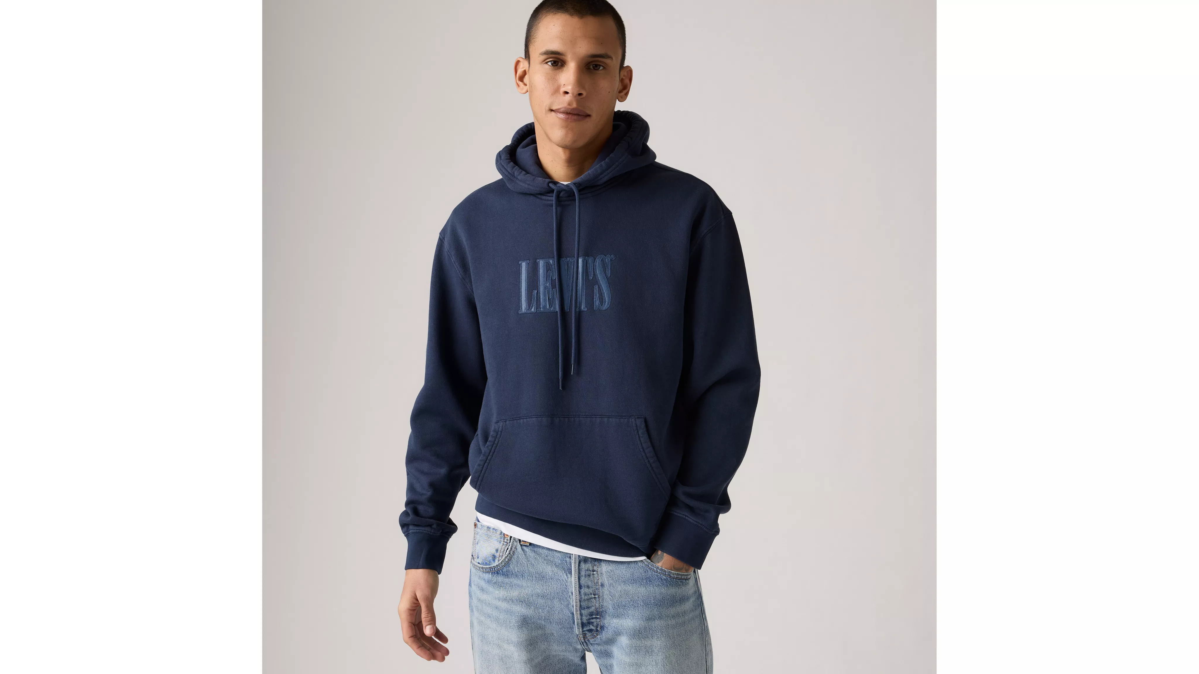 RELAXED GRAPHIC PO SSNL SERIF 4 NAVY BL