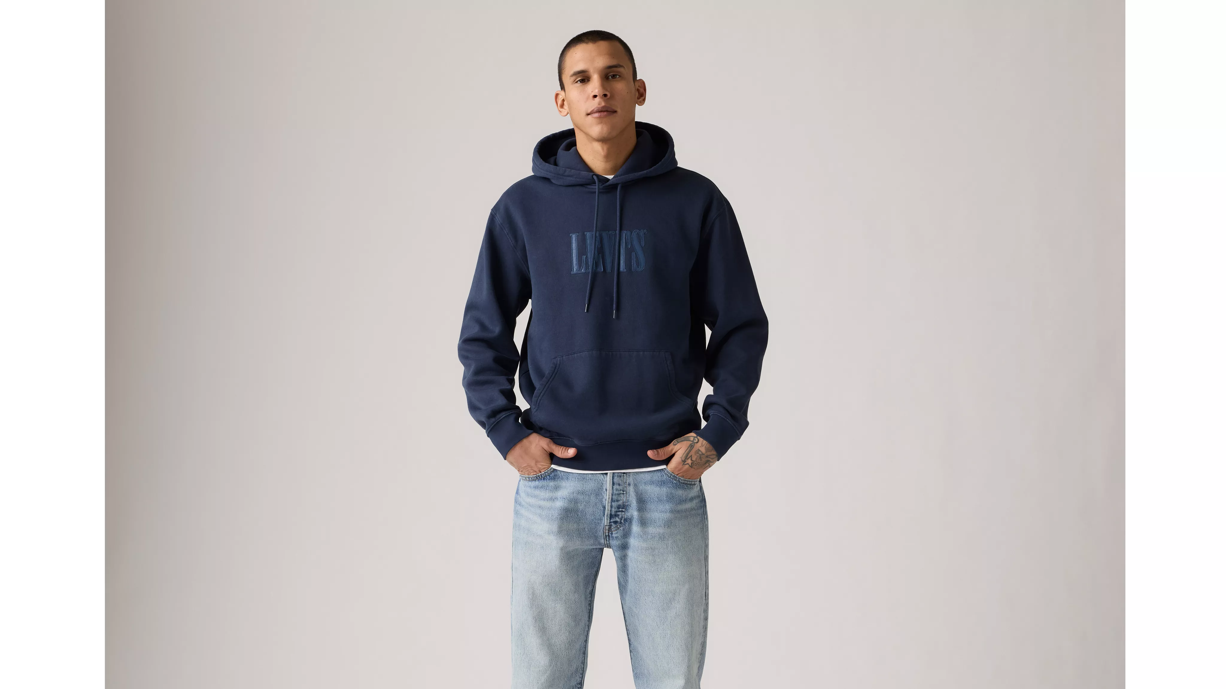 RELAXED GRAPHIC PO SSNL SERIF 4 NAVY BL