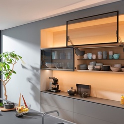 AVENTOS HL Servo-Drive нарийн шилэн рамны өргөх систем