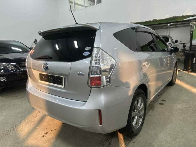 Toyota prius 41 зарна