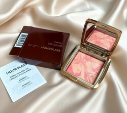 Hourglass blush