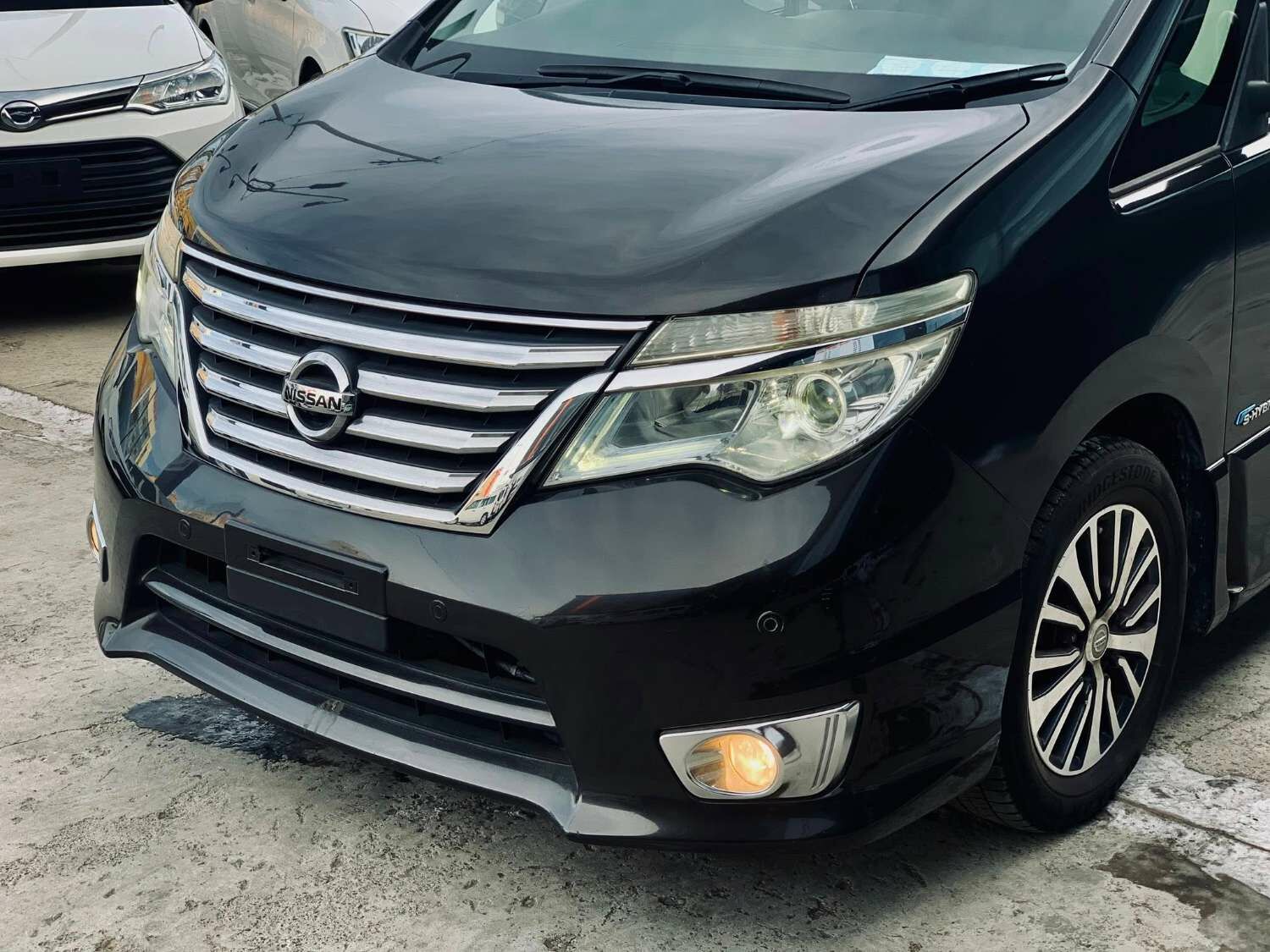 Nissan serene зарна 