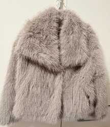 Үслэг гадуур хувцас 