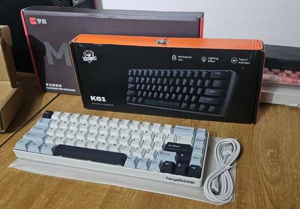 Wireless machanic keyboard