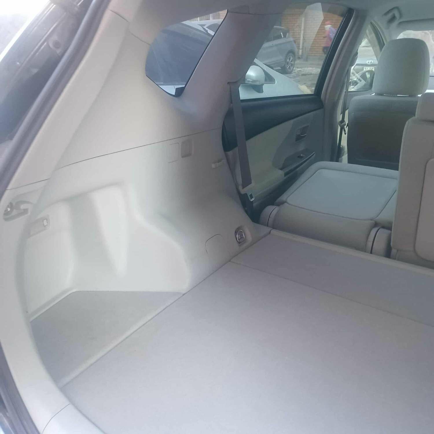 Toyota prius alpha a 2013/2025